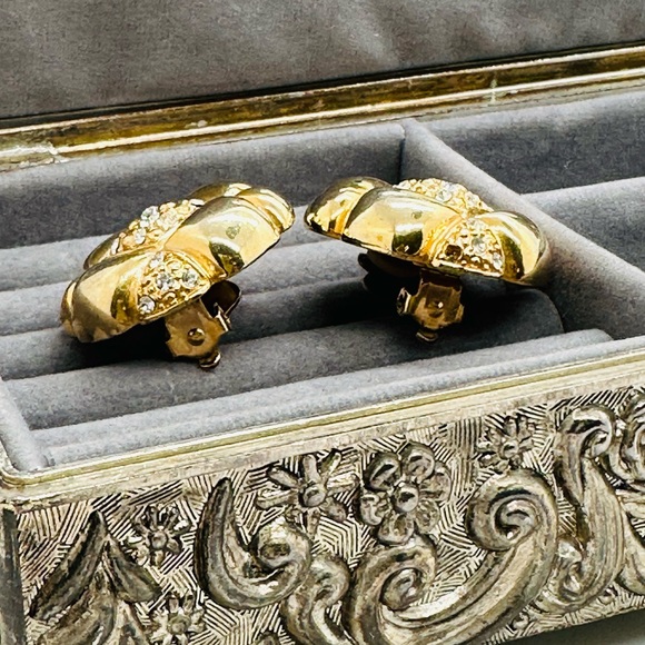 Vintage Rhinestone Statement Clip Earrings - Picture 10 of 11